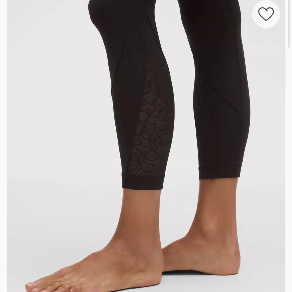 Lululemon Paisley Lace Overlay Tight 25" Leggings Pants Black Women’s Size 8 - Picture 4 of 10